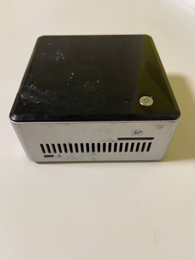 Міні ПК NUC5 + SSD 120 gb RAM 4gb у гарному стані, без блока живлення