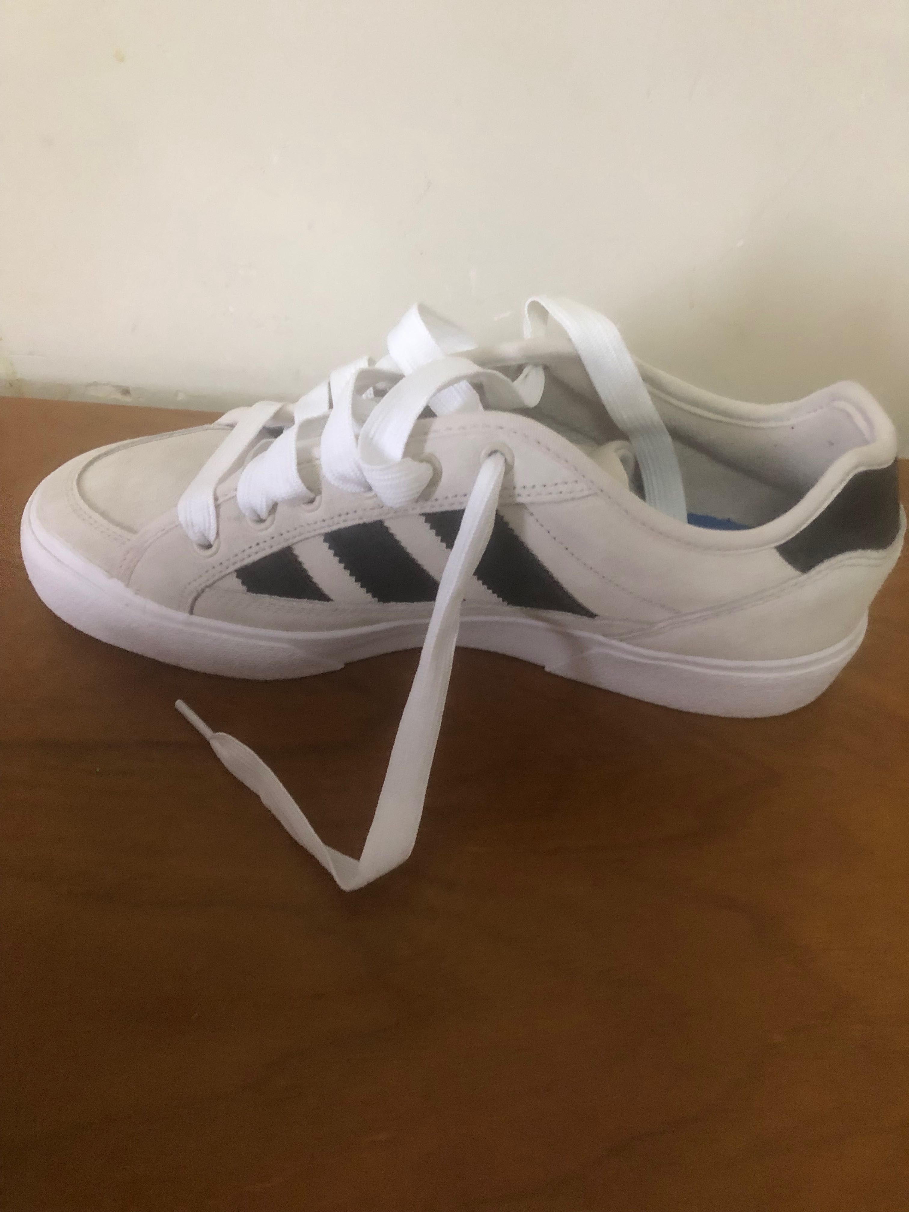 Sapatilhas Adidas como novas
