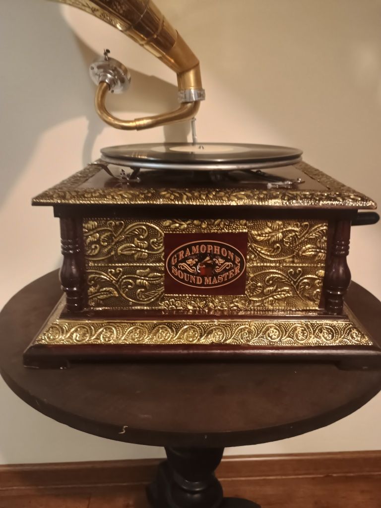 Gramofon na korbkę