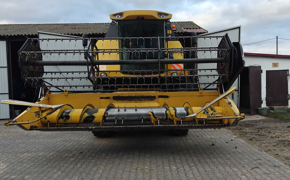 Kombajn Zbożowy New Holland TC 5070