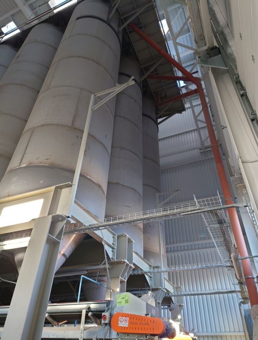 Резервуар 50 кубів з нержавіючої сталі вертикальний