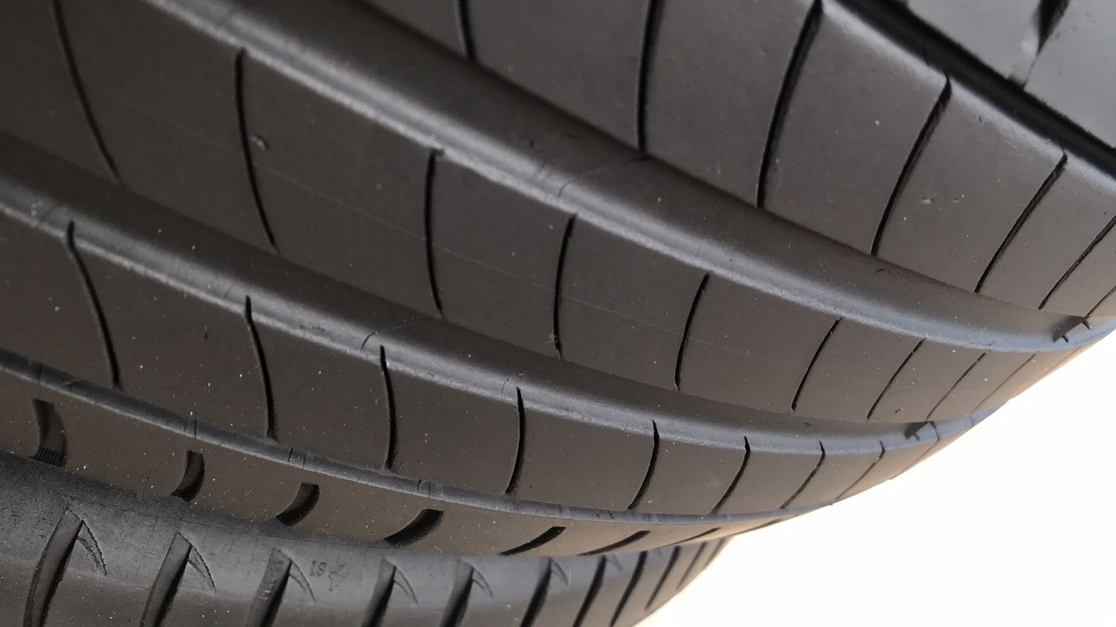 Продам комплект, Michelin Primacy 3 215 55 17 98V,  мягкая, лето, 2018