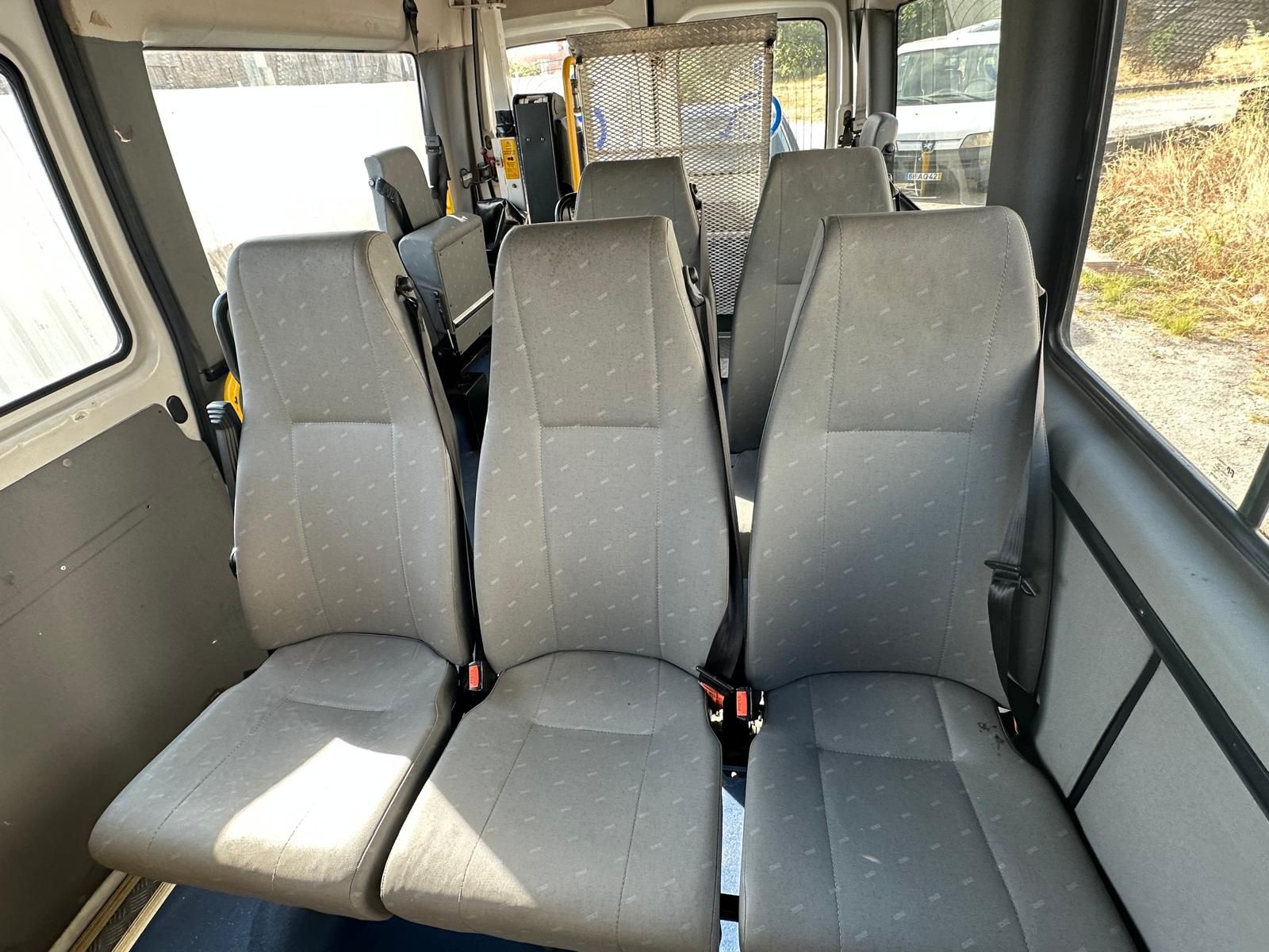 Nissan Interstar para transporte de pessoas com mobilidade reduzida
