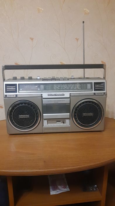 Магнитола "PANASONIK".