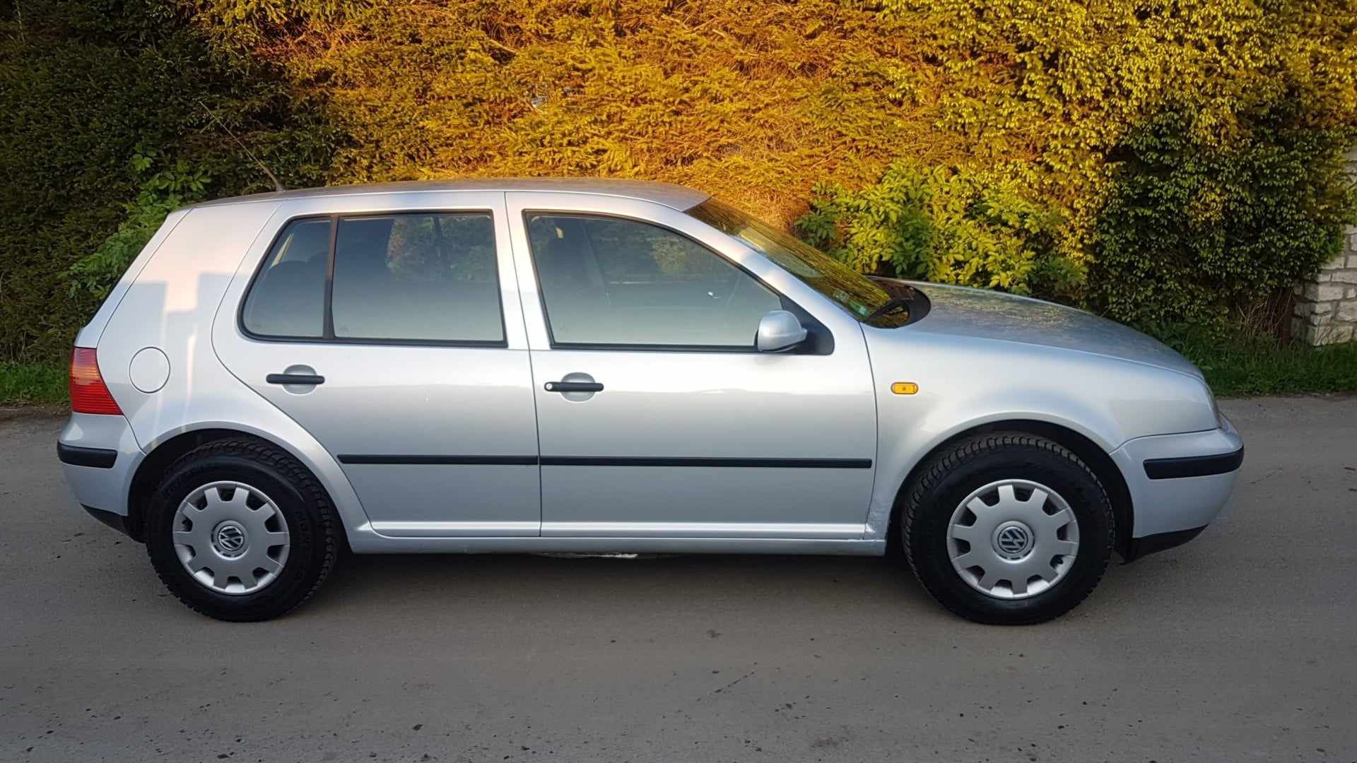 Volkswagen golf 4 1.6 SR benzyna klimatyzacja