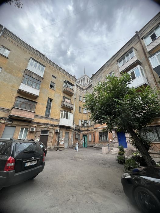 Є-відновленняЦентр Города Продам 2 ком. Сталинку (Sher)