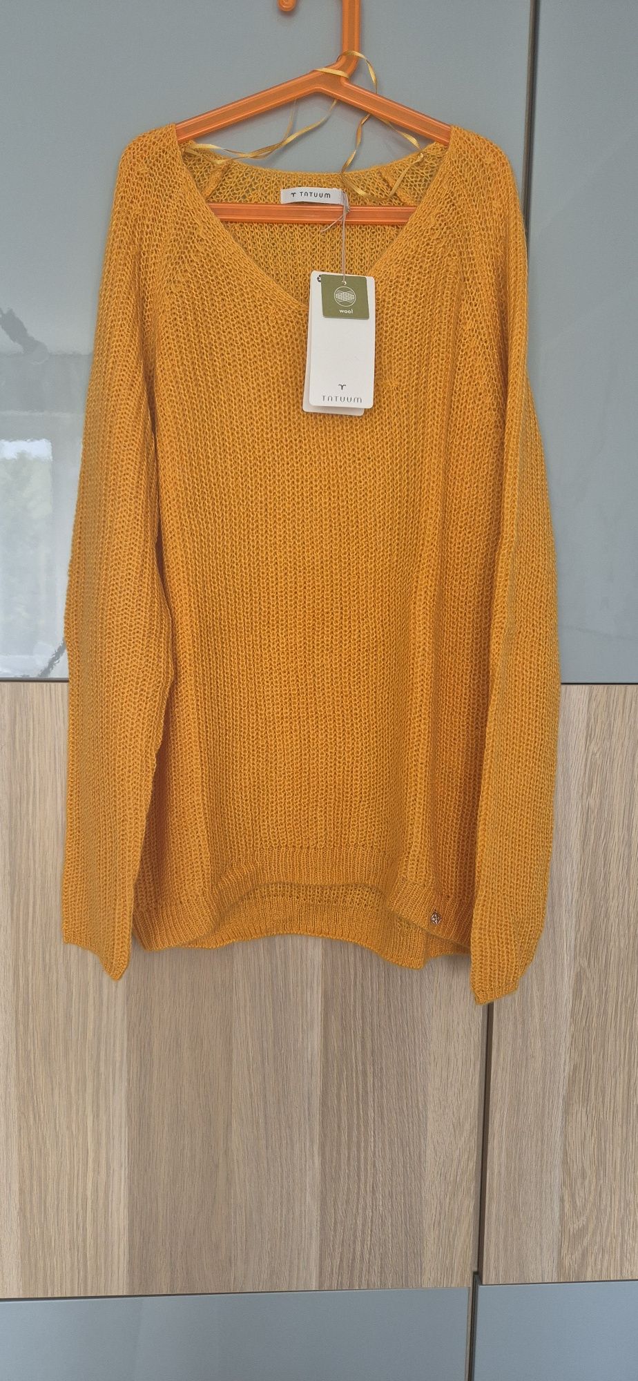 Sweter tatuum bako z dodatkiem wełny. Nowy z metką