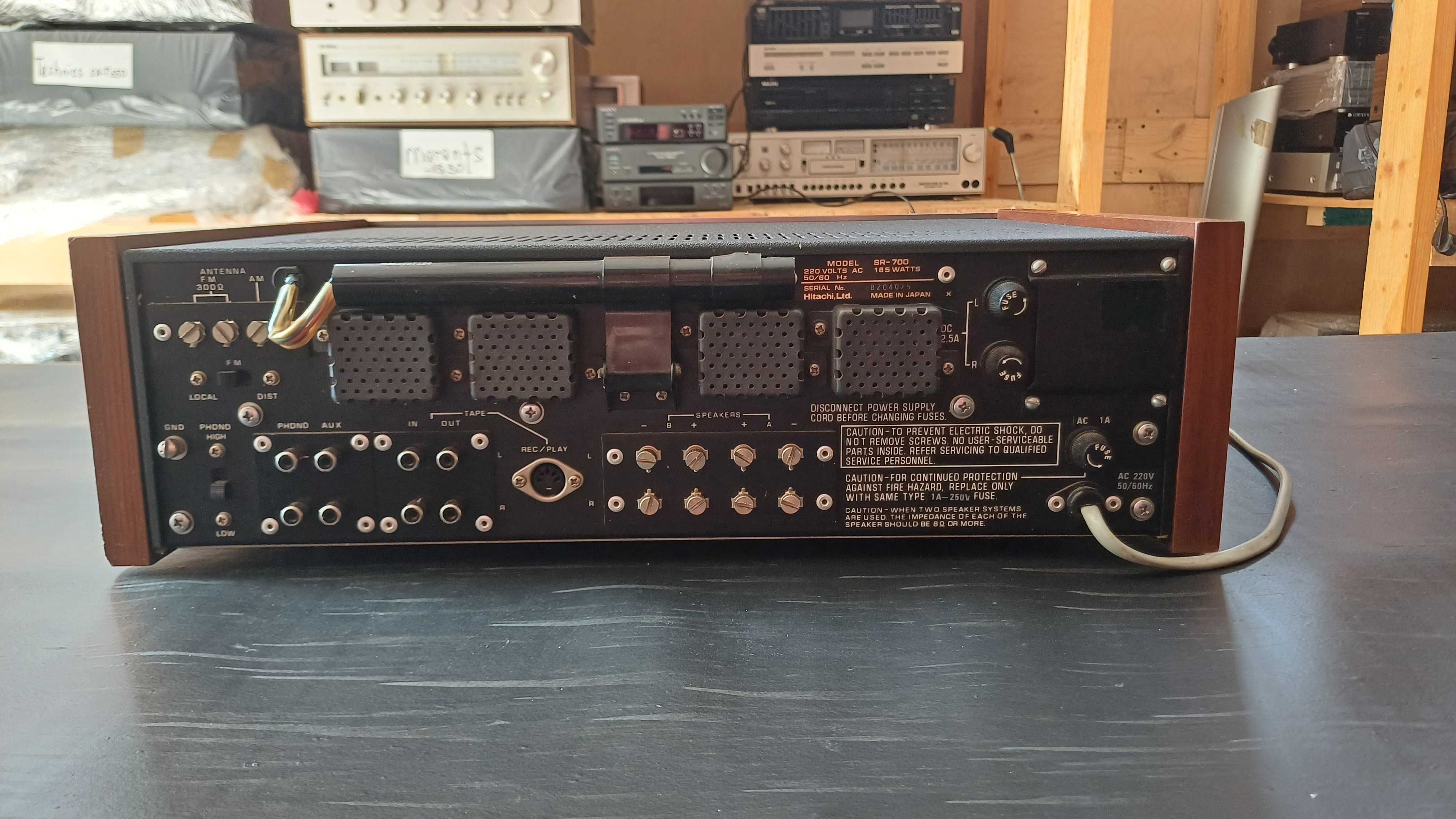 Wzmacniacz audio tuner FM HITACHI SR-700
