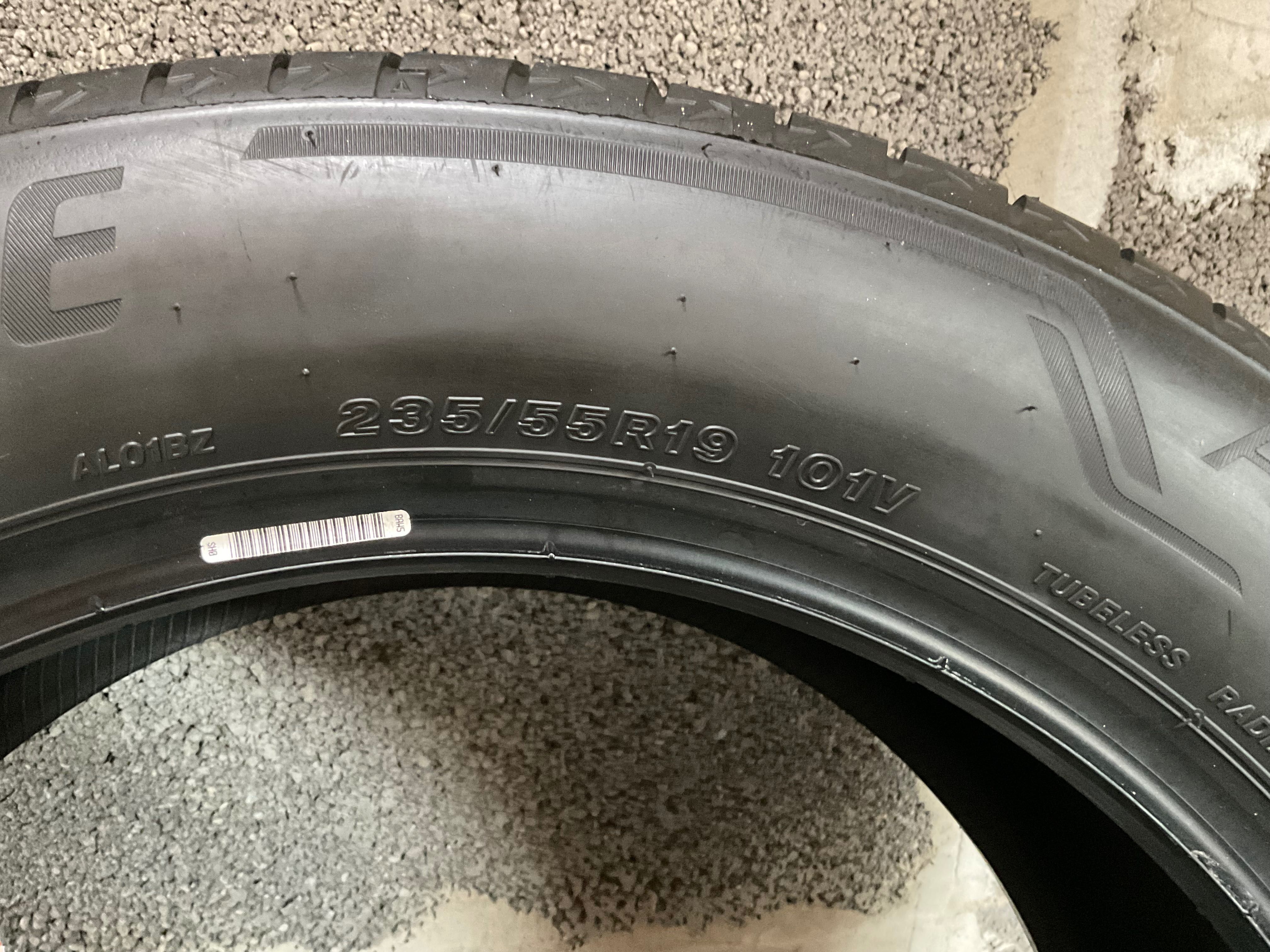 Komplet opon letnich Bridgestone Alenza 001 235/55/R19