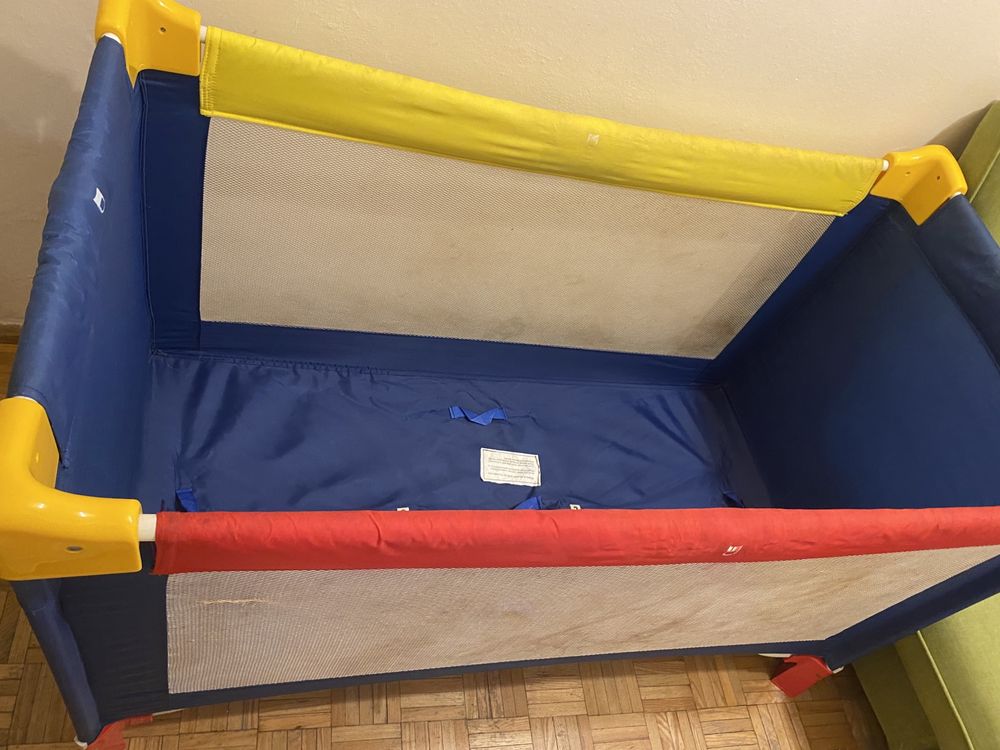 kompaktowe łóżeczko dla dziecka