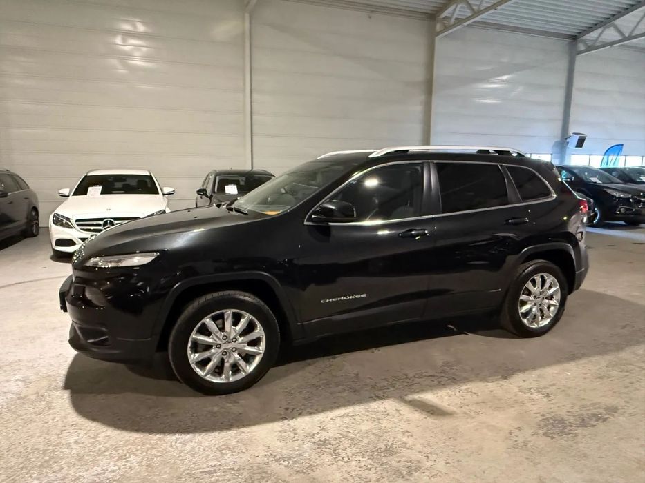 Jeep Cherokee bezwypadkowy, zadbany, idealny stan blacharski i wnętrza