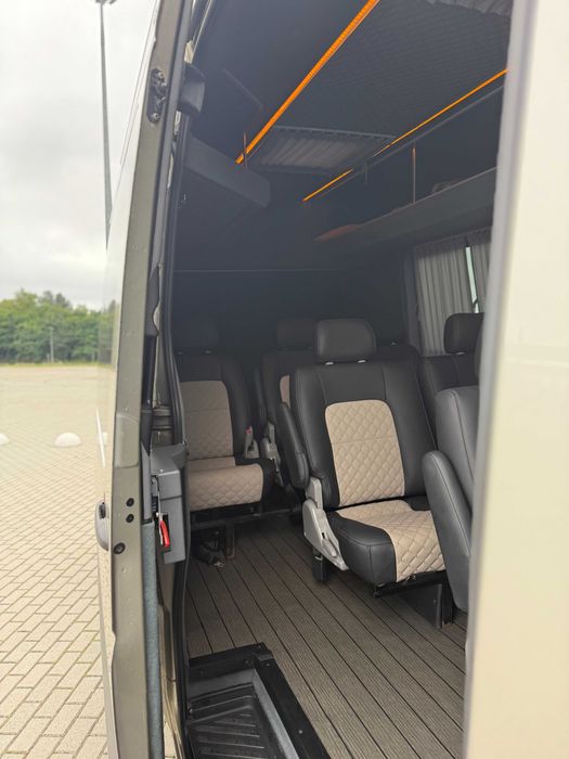 Оренда мікроавтобуса 8+1 • Подобово • З водієм або без • Львів