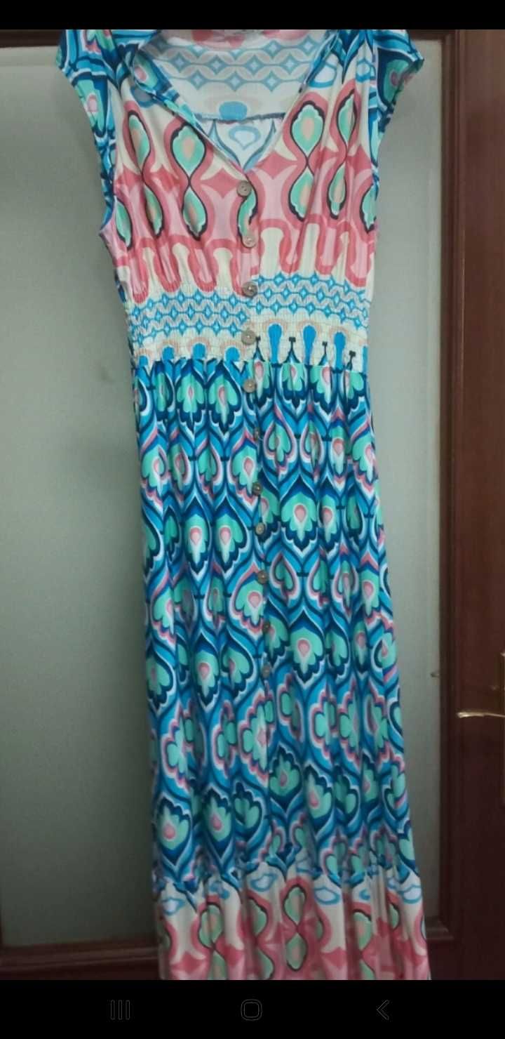 vários vestidos de verão