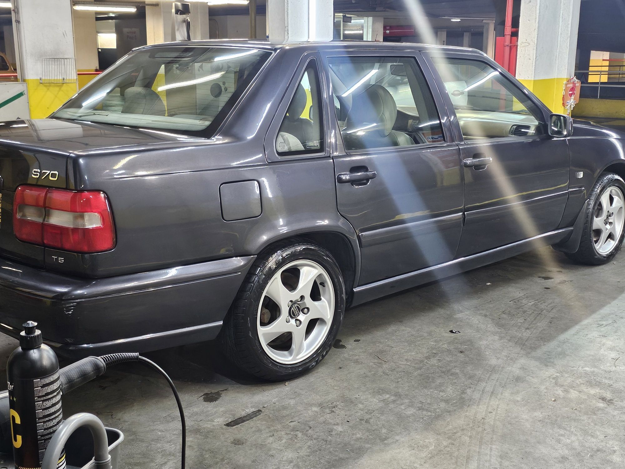 Volvo S70 T5 – 240cv | Bem estimado | Pré-clássico em valorização