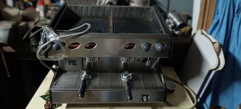 Máquina de Cafe Fiamma e moinho de café