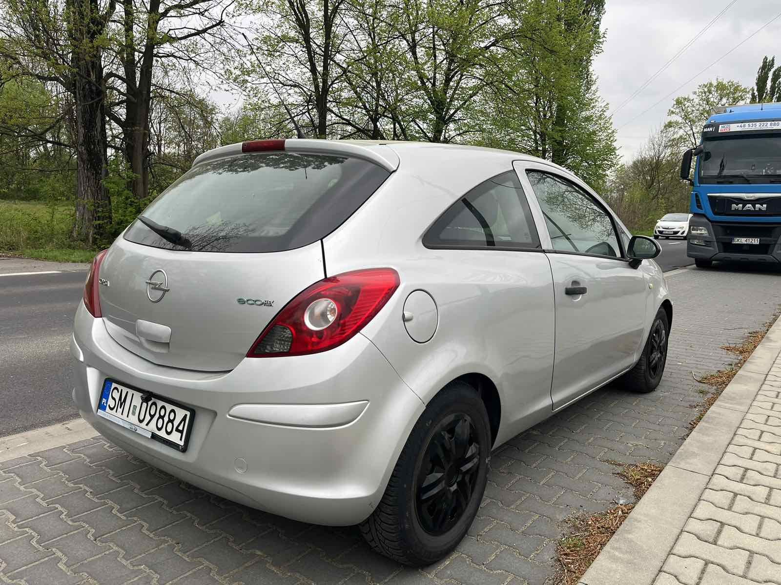 Sprzedam Opel Corsa D 1.3 CDTI Ecoflex Rok 2010 bardzo ekonomiczne 4 l