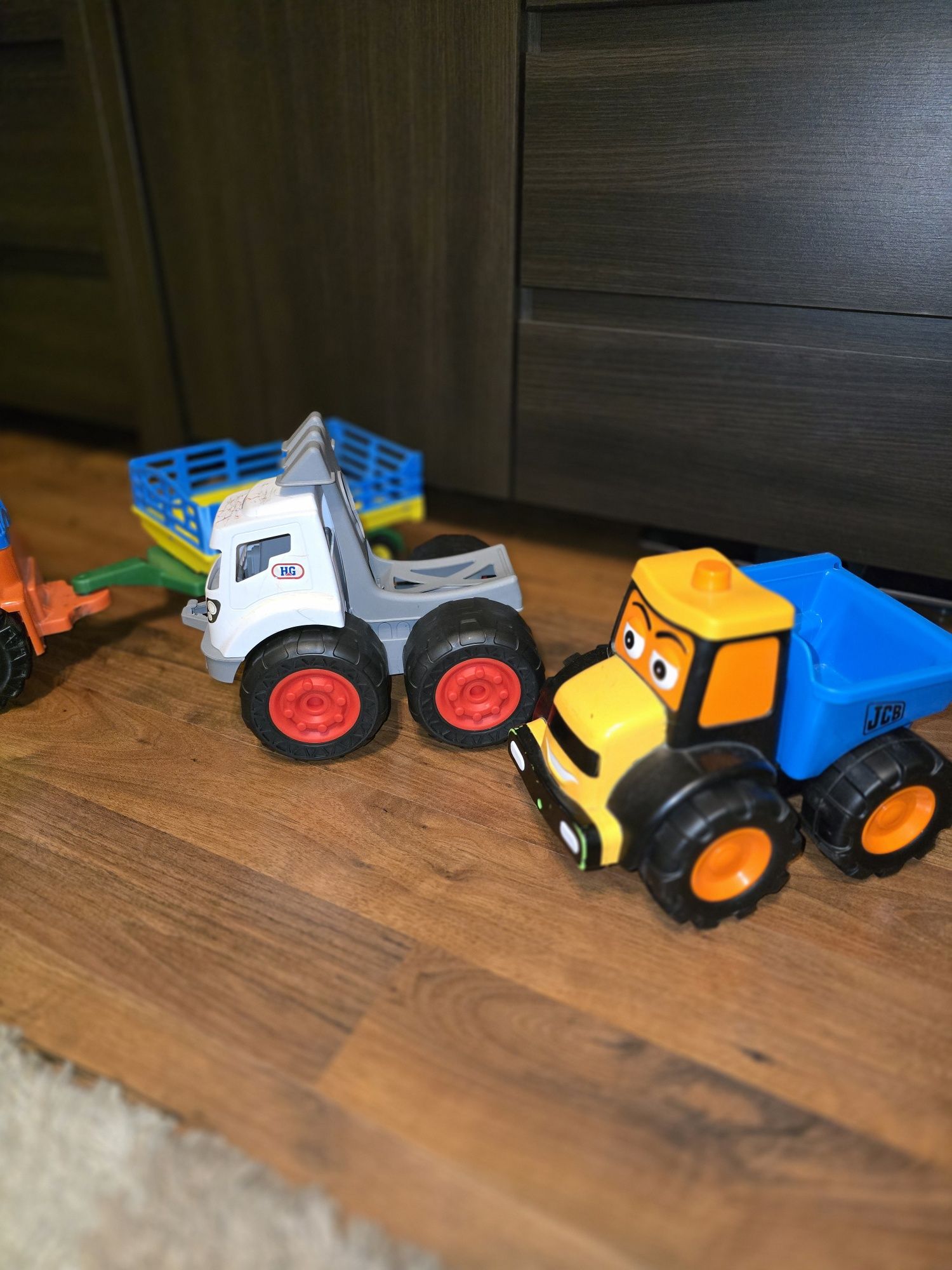 Duże samochody dla maluszka traktor