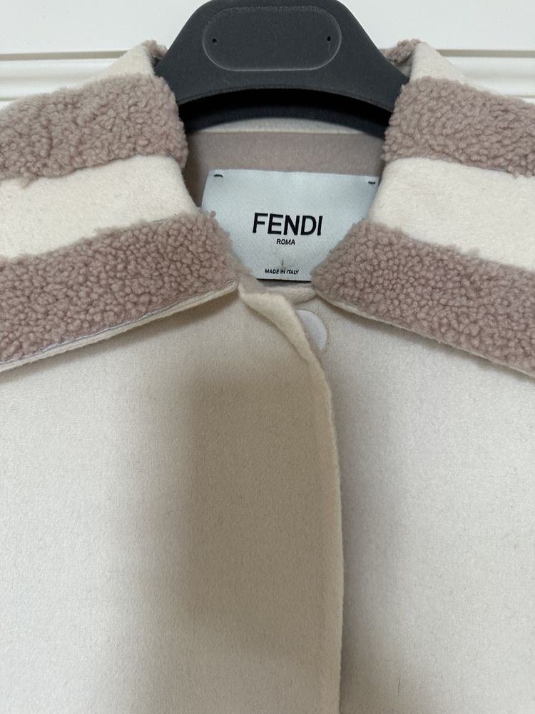 Пальто Fendi