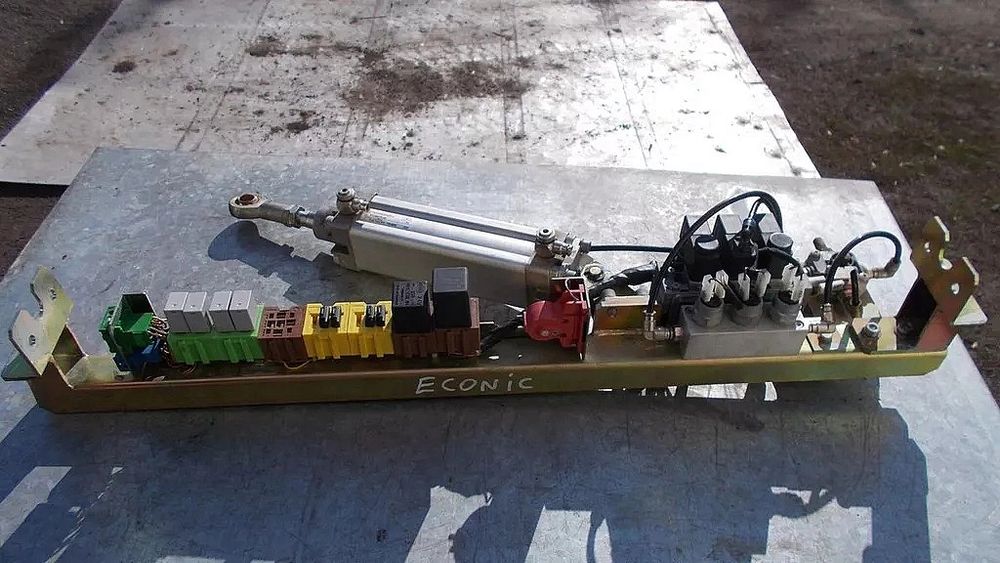 Siłownik Mechanizm Otwarcia Drzwi Mercedes Econic