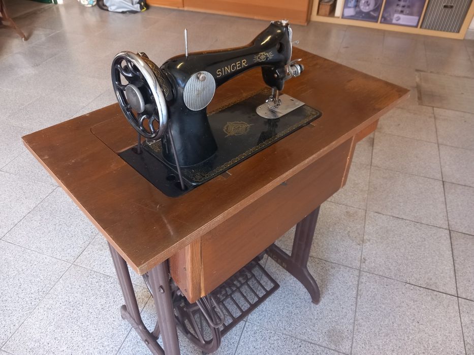 Maquina de cozer singer