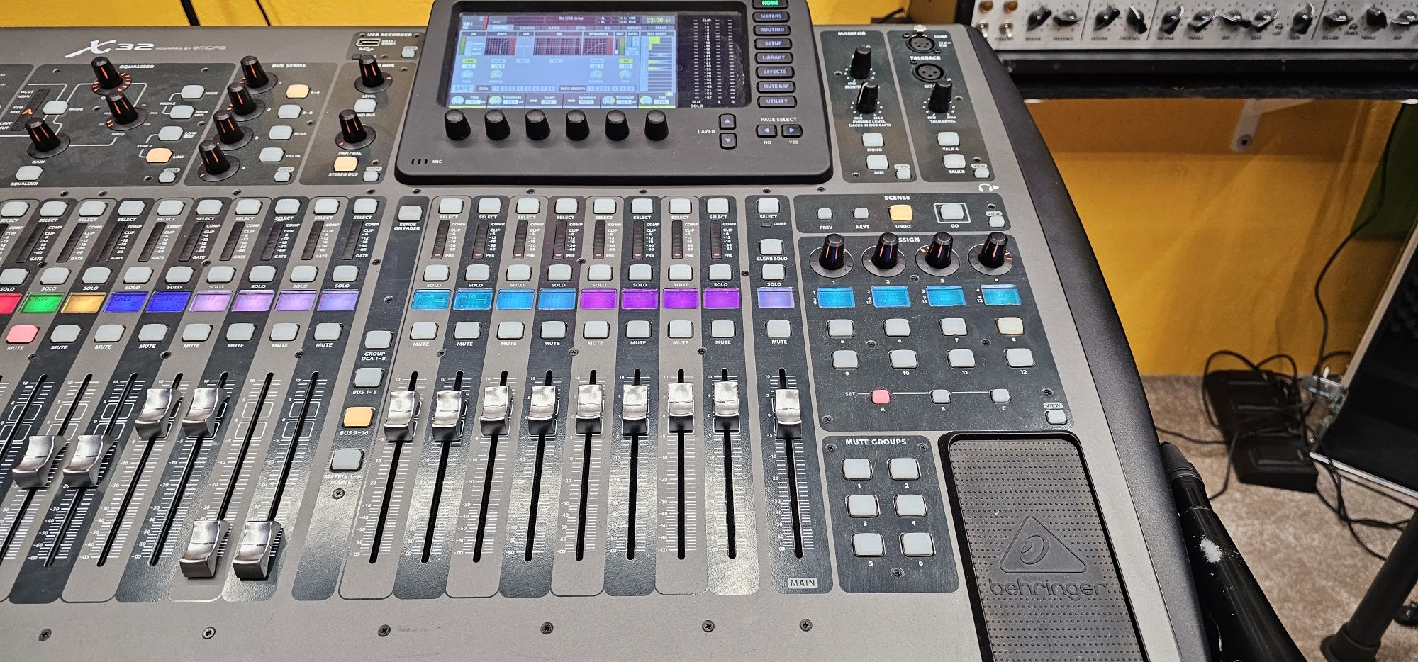 Behringer x32 Full