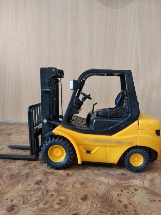 Новый Автопогрузчик Engineering Forklift. Цена снижена!