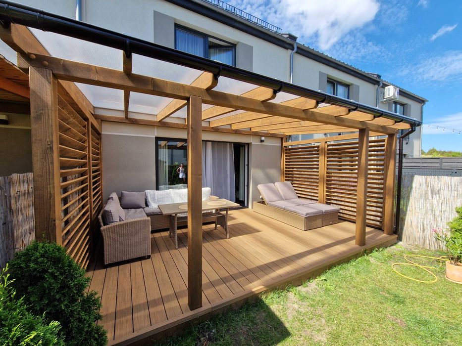 Zadaszenie tarasu, wiata postojowa, konstrukcja drewniana, pergola