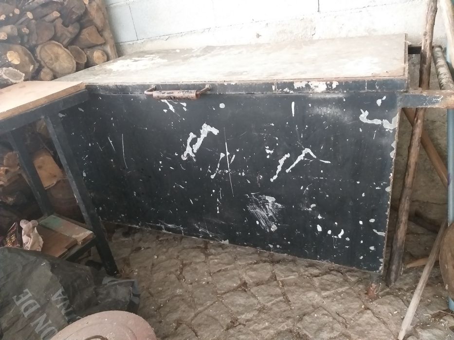 Baú metálico para carrinha