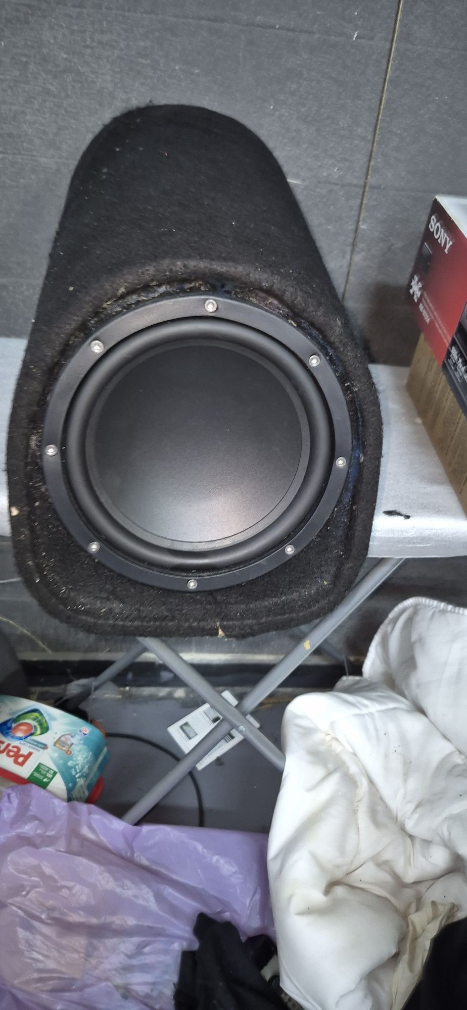 Subwoofer amplificado em prefeito estado