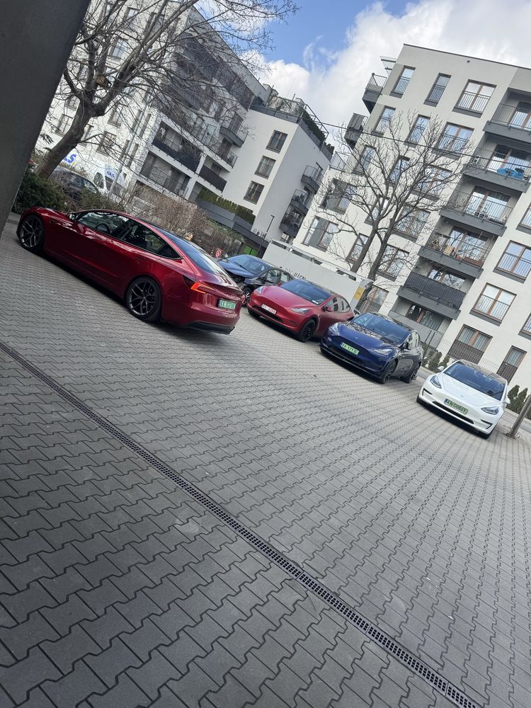 Tesla Zmiana regionu USA-EU, SRS Tesla Airbag Crach, Konwersja, Mapy