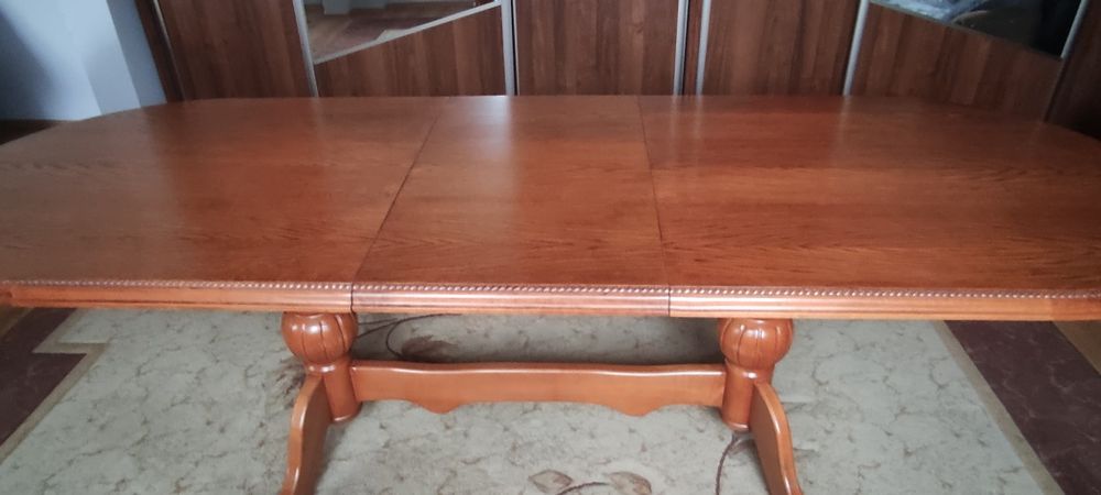 Stół jadalniany, owalny