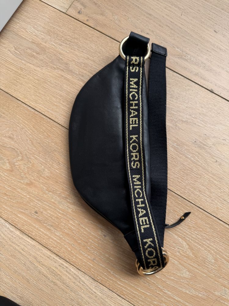 Сумка на пояс Michael Kors