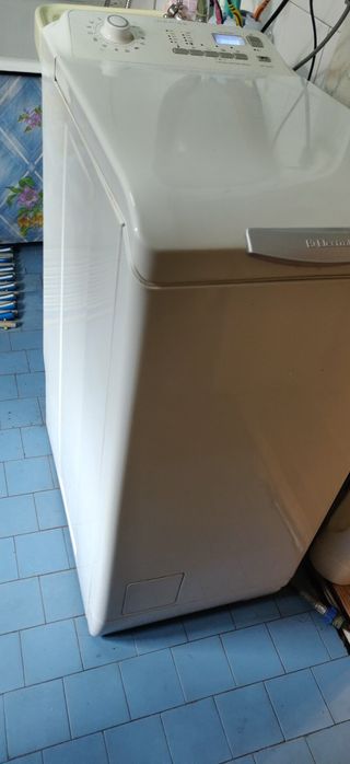 Стиральная машина Electrolux в отличном состоянии