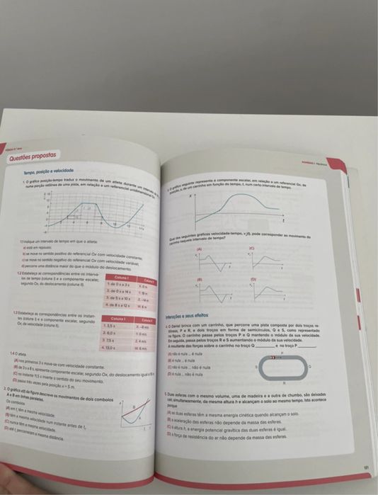 Livro preparação exame 11º Exame Física e Química