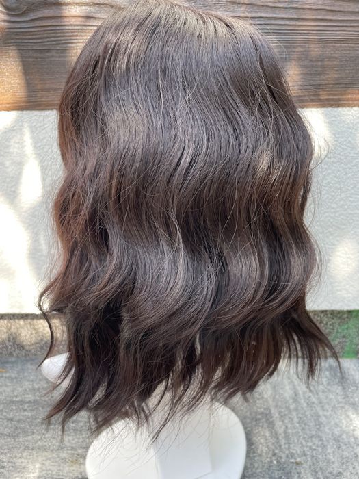 Brązowa peruka krótka ciemne kręcone włosy brąz fale