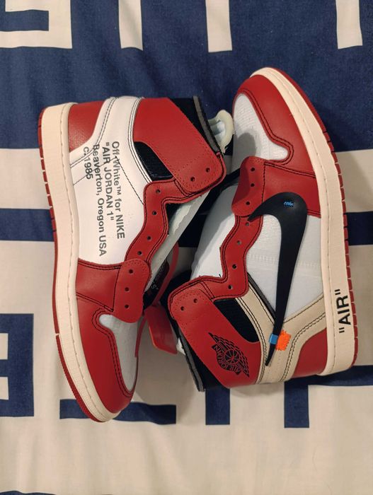 46 - Off White Nike Air Jordan 1 Chicago