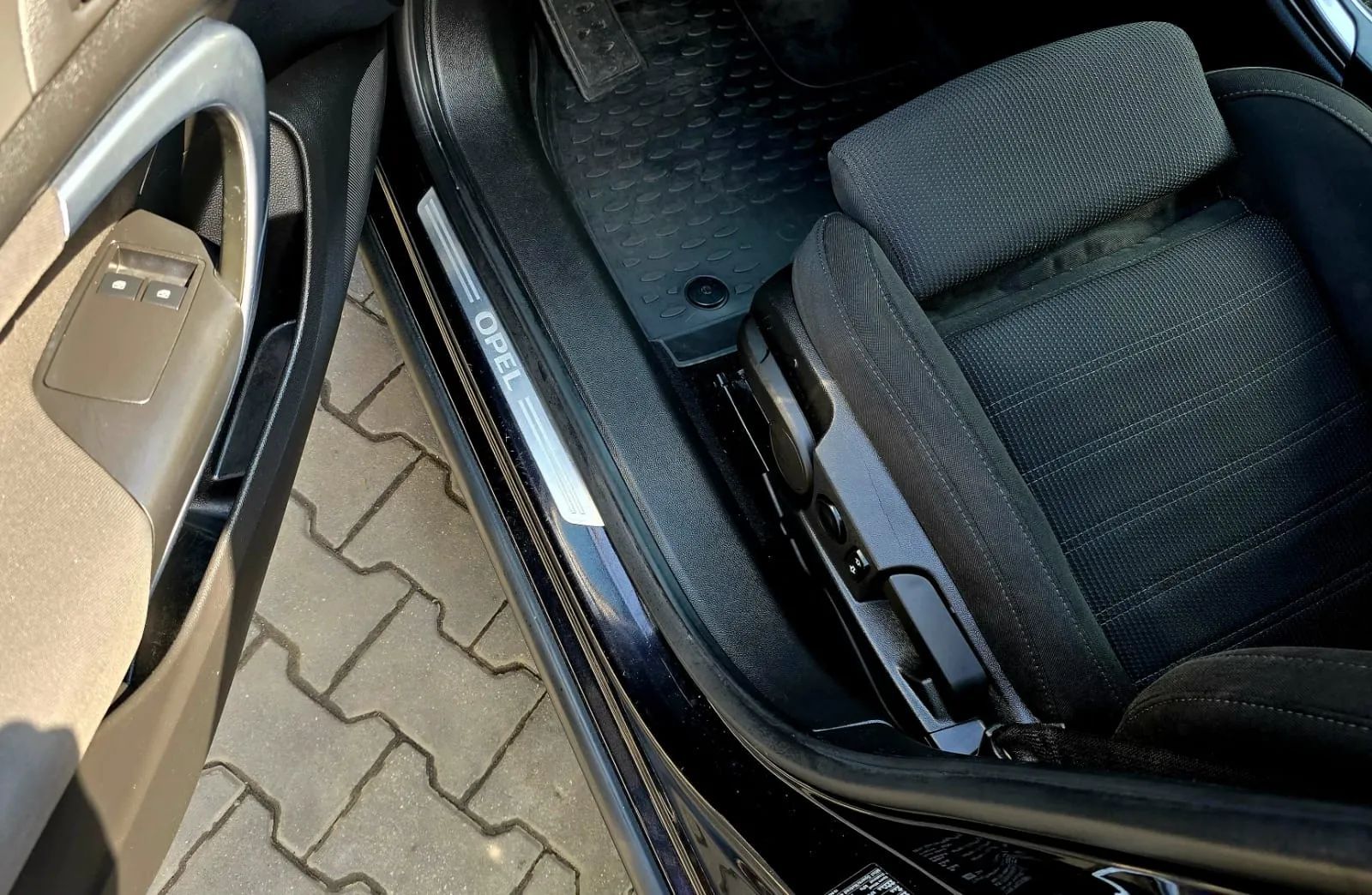 Opel Insignia 1,6 TURBO 180KM Navi PDC serwisowana GWARANCJA