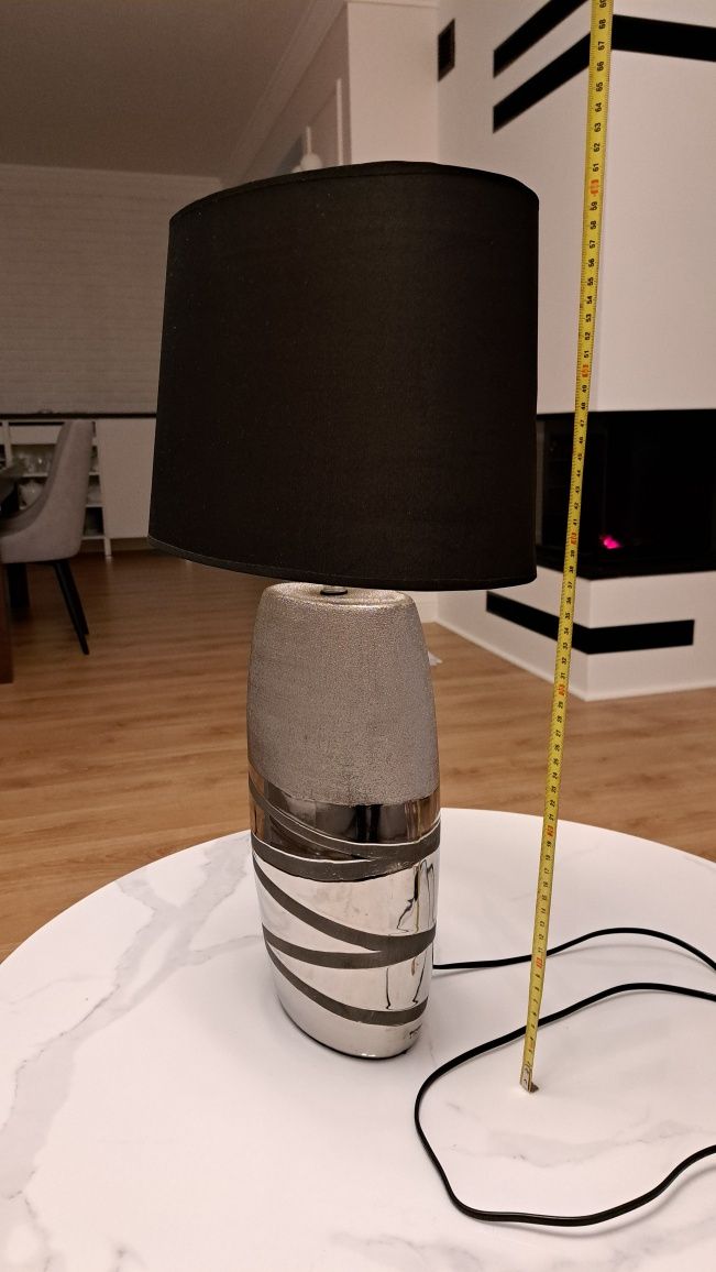 Lampa stołowa z abażurem