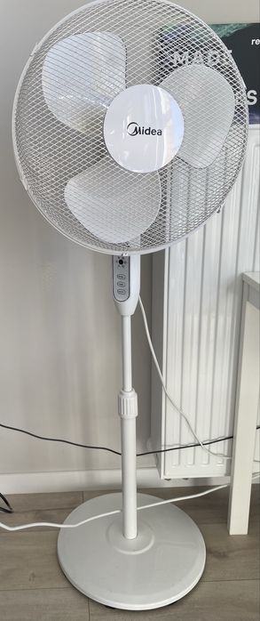 Wentylator stojący Midea z pilotem – 100 zł