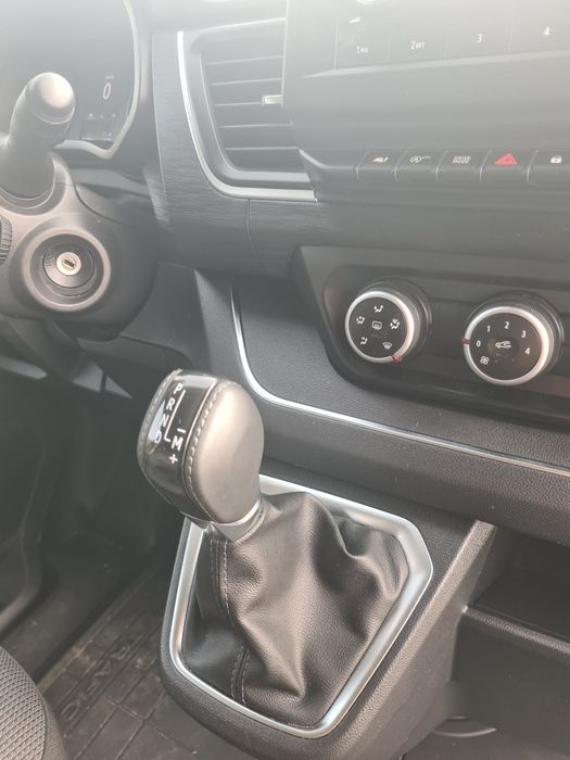 Wynajem busa, wypożyczalnia busów 8 i 9 osobowych, przewóz osób
