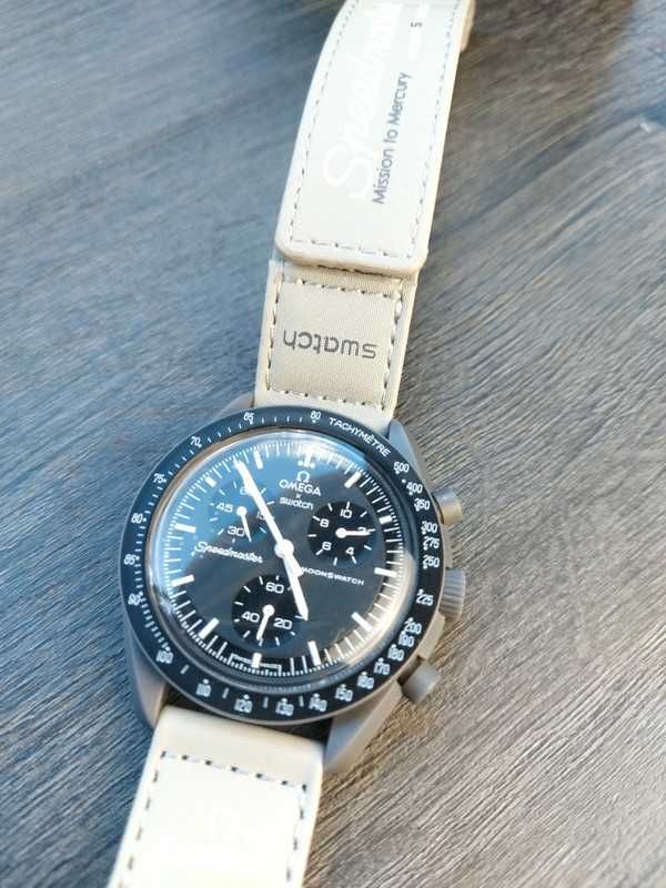 Omega x Swatch SO33A100 Merkury：Bioceramika Srebrna