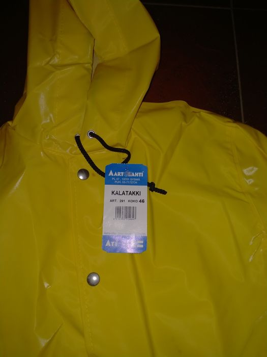 Продам Дощовик новий