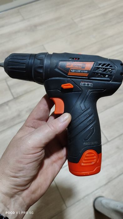 Шуруповерт Дніпро М АДЛ12 Е