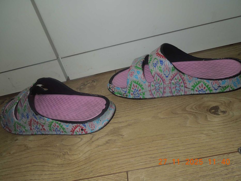 Domowe Kapcie Damskie rozm.41 na grubej platformie - szeroka stopa