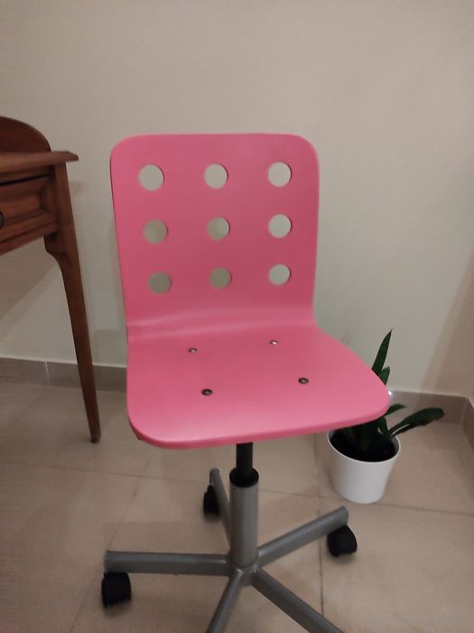 Cadeira de menina IKEA