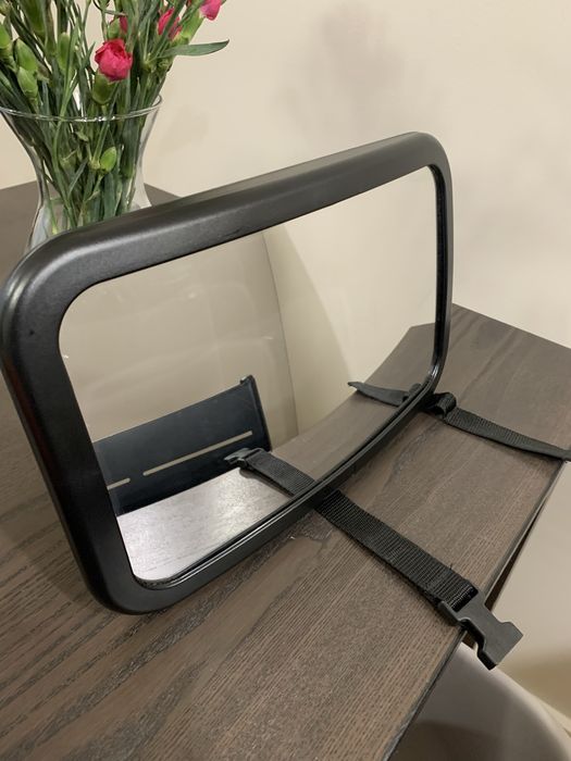 Lusterko do obserwacji dziecka w samochodzie