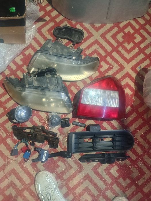 Zestaw części a3 8l lampa kratka zderzaka halogen wiązka radia 377