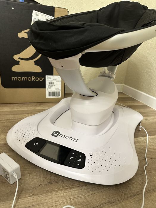 Колисальний центр 4Moms Mamaroo Black Classic