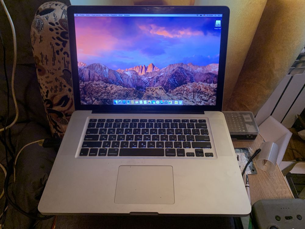 MacBook PRO 15, Core i7, 8гб RAM, металевий, ЖИВА батарея