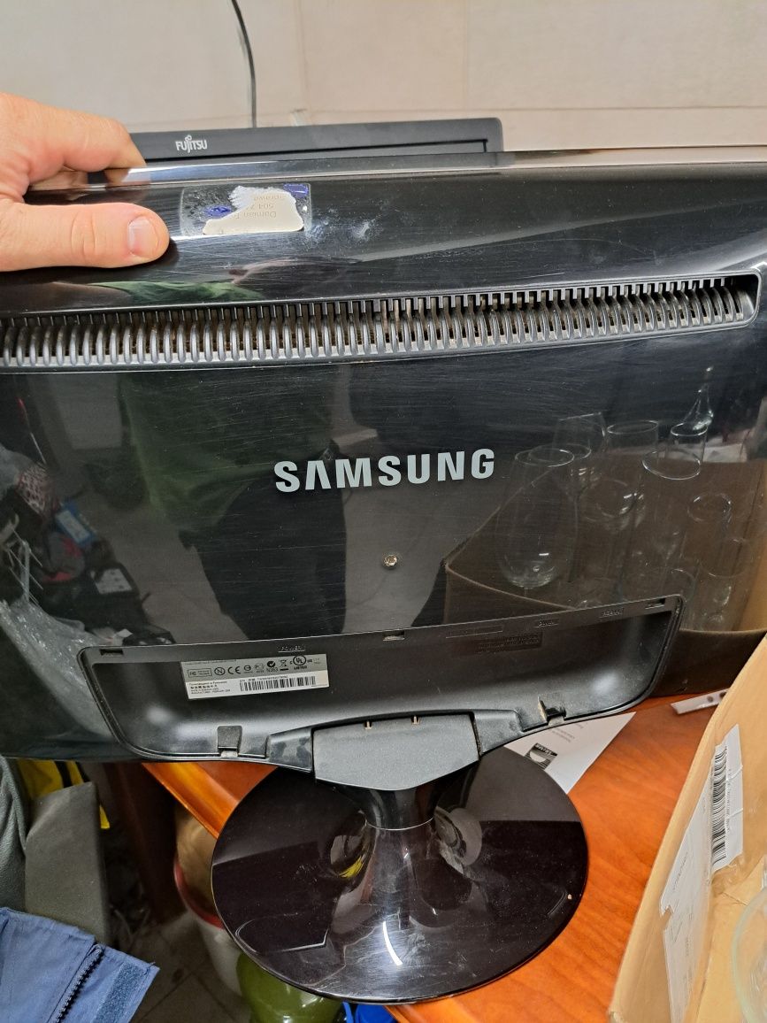 Monitor uszk mryga ekran